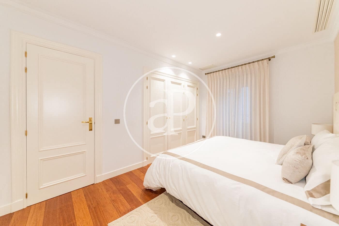 4 soverom Leilighet til leie i Madrid by - € 8 500 (Ref: 8726307)