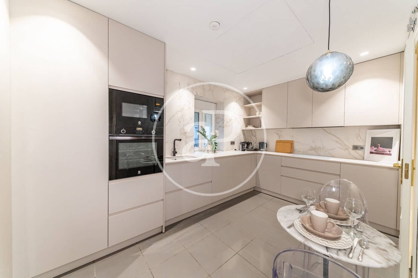 4 soverom Leilighet til leie i Madrid by - € 8 500 (Ref: 8726307)