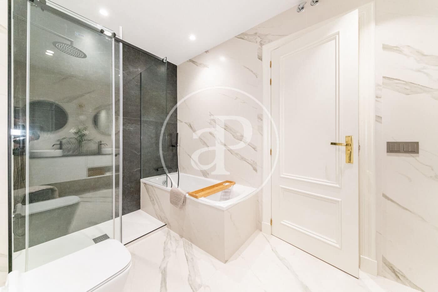 4 soverom Leilighet til leie i Madrid by - € 8 500 (Ref: 8726307)