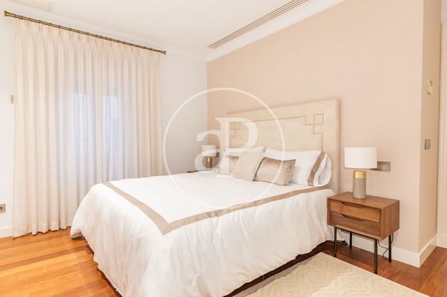 4 quarto Apartamento para arrendar em Castellana, Madrid cidade - 8 500 € (Ref: 8726307)