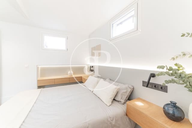 2 soveværelse Penthouse til leje i Universidad, Madrid by - € 2.650 (Ref: 8726311)