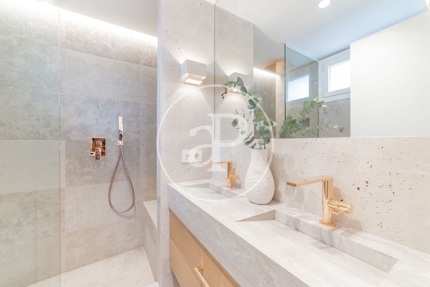 2 makuuhuone Kattohuoneisto vuokrattavana paikassa Madrid kaupunki - 2 650 € (Ref: 8726311)