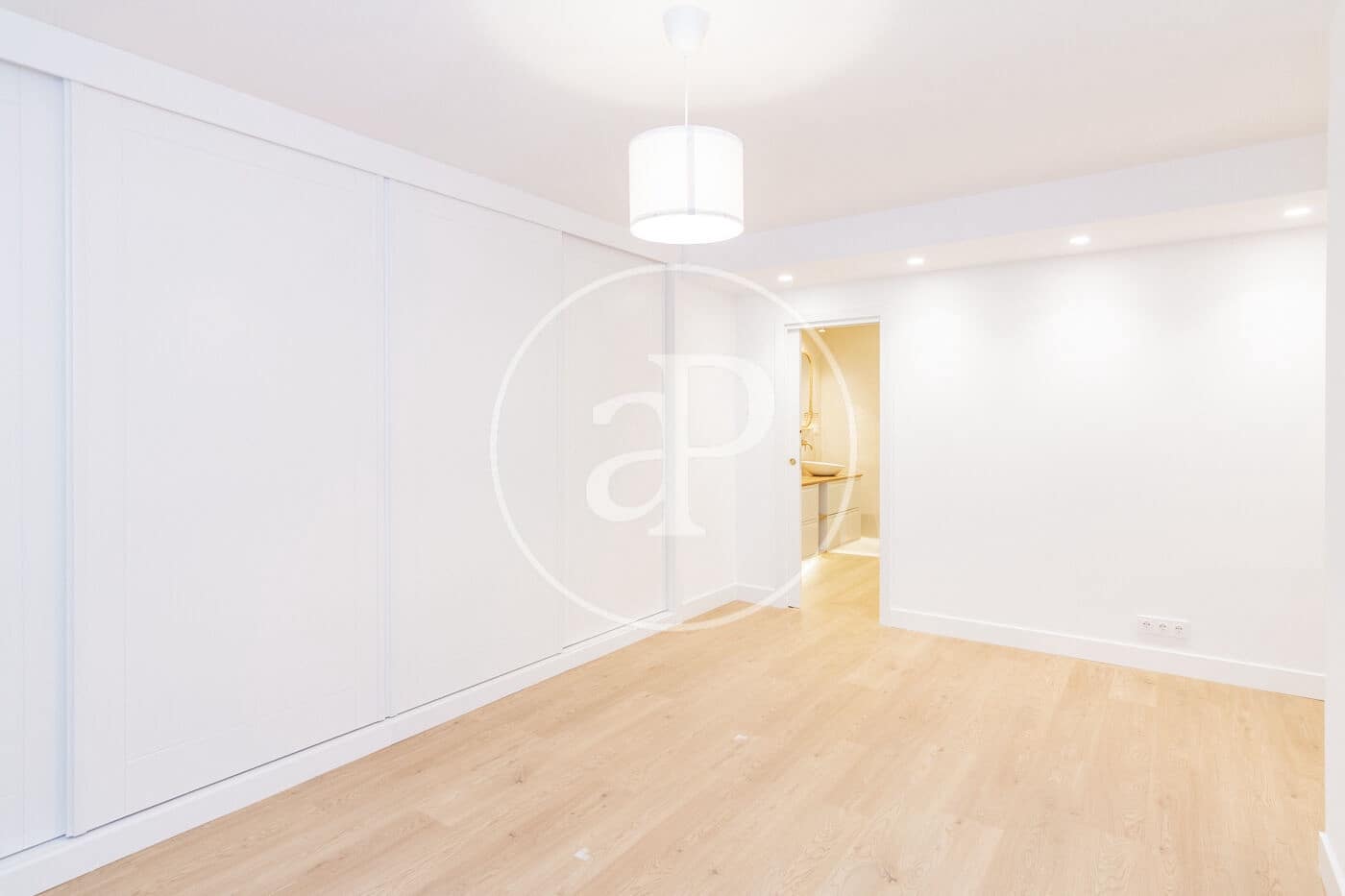 3 soveværelse Lejlighed til leje i Madrid by med garage - € 4.800 (Ref: 8726312)