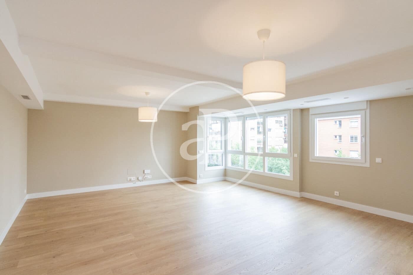 3 soveværelse Lejlighed til leje i Madrid by med garage - € 4.800 (Ref: 8726312)