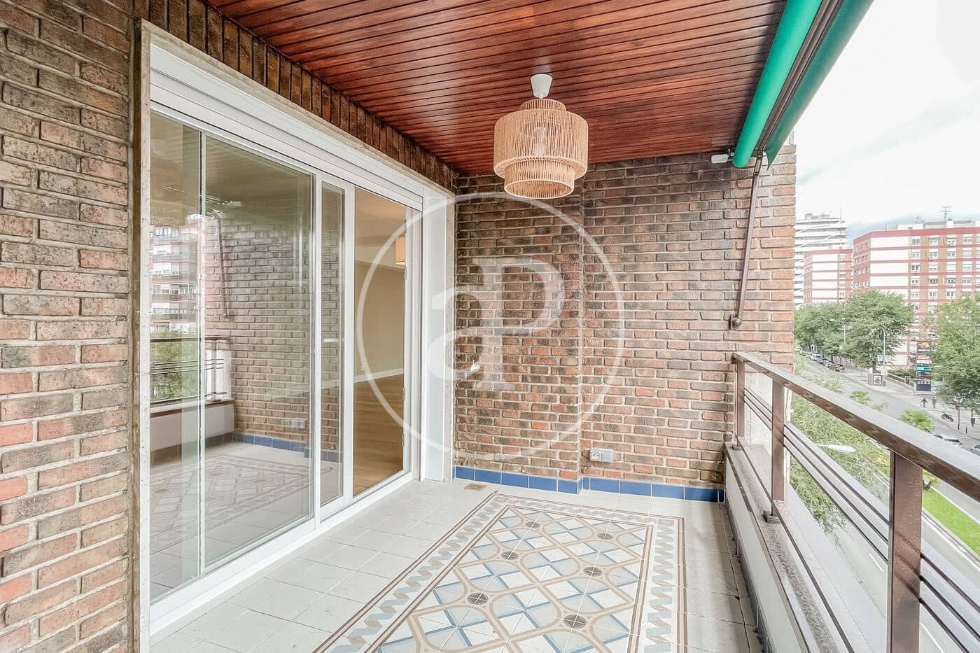 3 soveværelse Lejlighed til leje i Madrid by med garage - € 4.800 (Ref: 8726312)