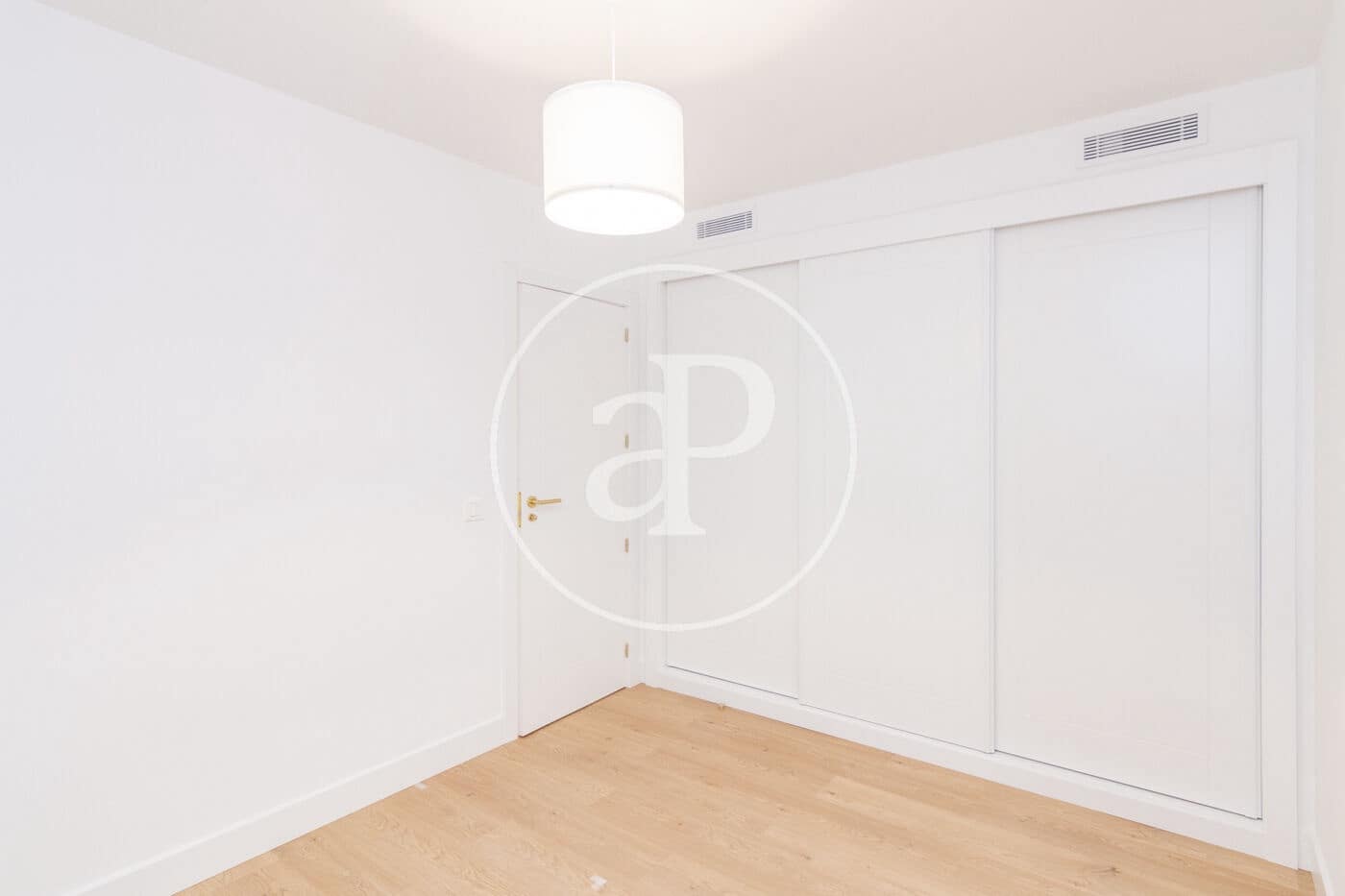 3 soveværelse Lejlighed til leje i Madrid by med garage - € 4.800 (Ref: 8726312)