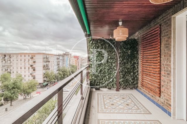 3 soveværelse Lejlighed til leje i Niño Jesús, Madrid by med garage - € 4.800 (Ref: 8726312)