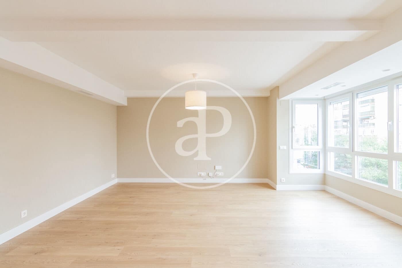 3 soveværelse Lejlighed til leje i Madrid by med garage - € 4.800 (Ref: 8726312)