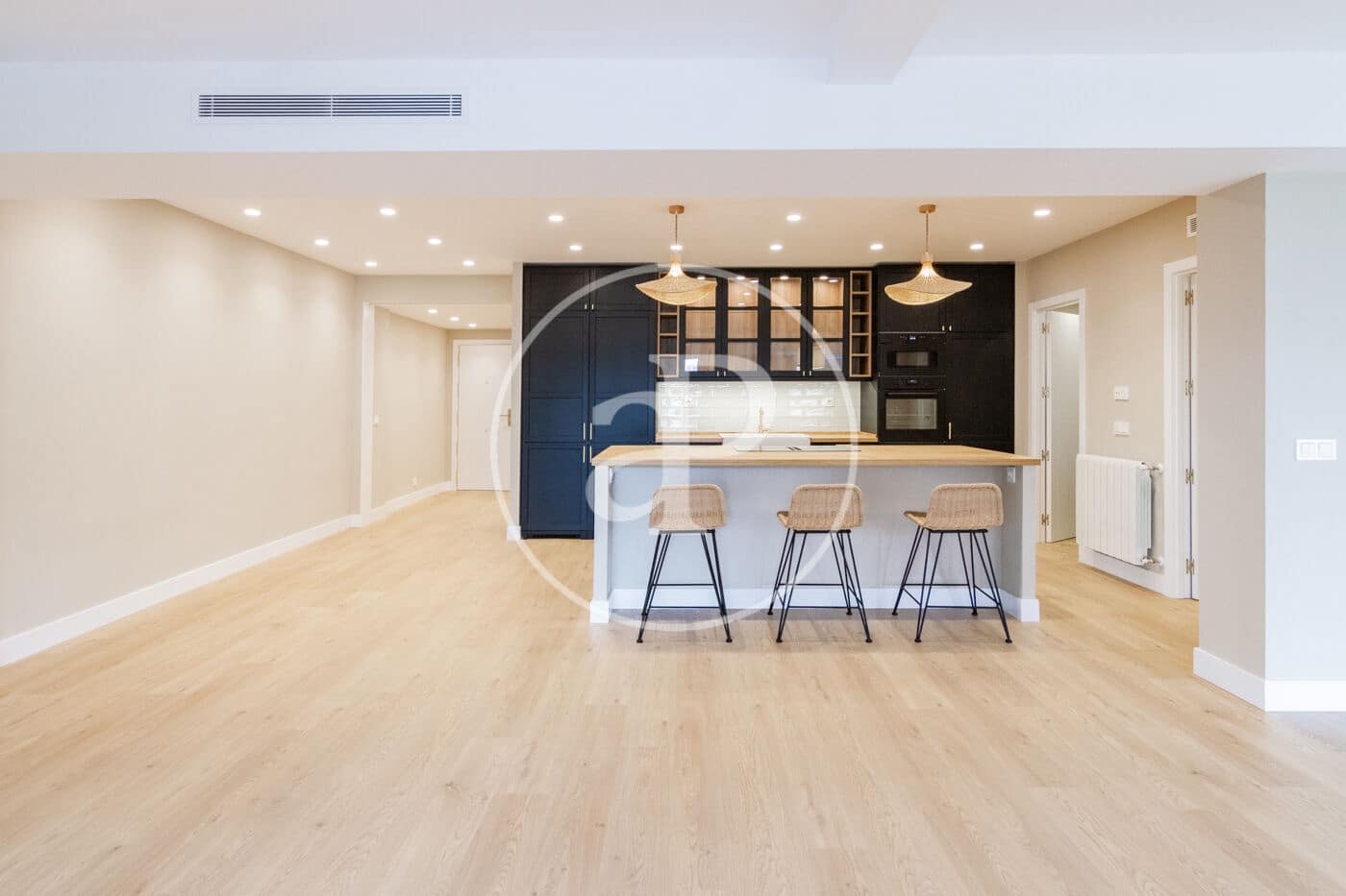 3 soveværelse Lejlighed til leje i Madrid by med garage - € 4.800 (Ref: 8726312)