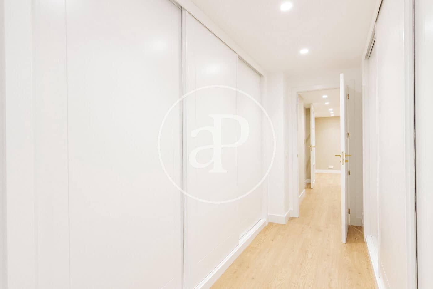 3 soveværelse Lejlighed til leje i Madrid by med garage - € 4.800 (Ref: 8726312)