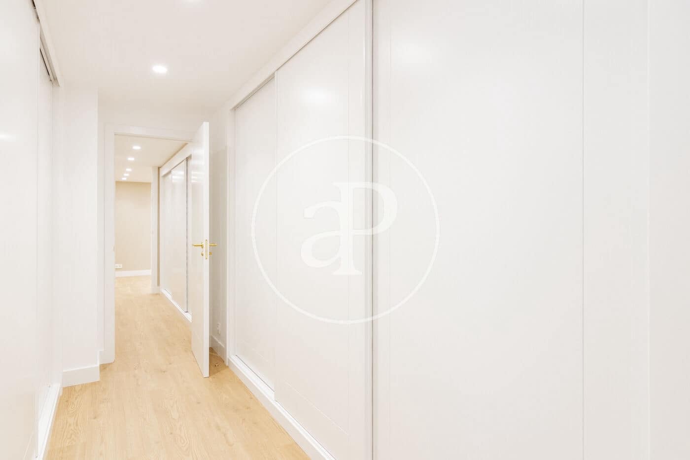 3 soveværelse Lejlighed til leje i Madrid by med garage - € 4.800 (Ref: 8726312)