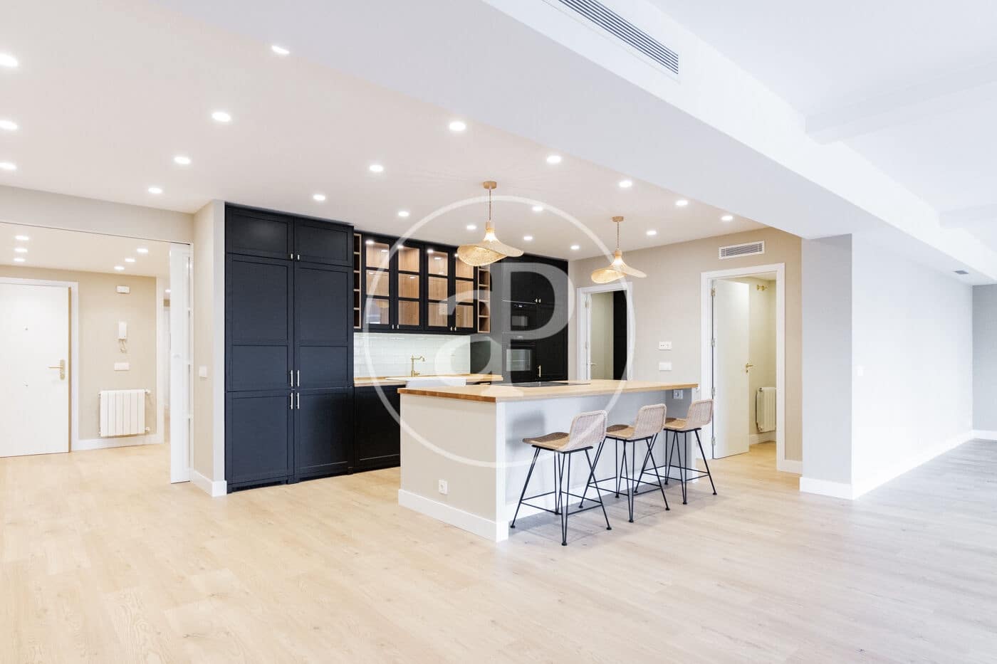 3 soveværelse Lejlighed til leje i Madrid by med garage - € 4.800 (Ref: 8726312)