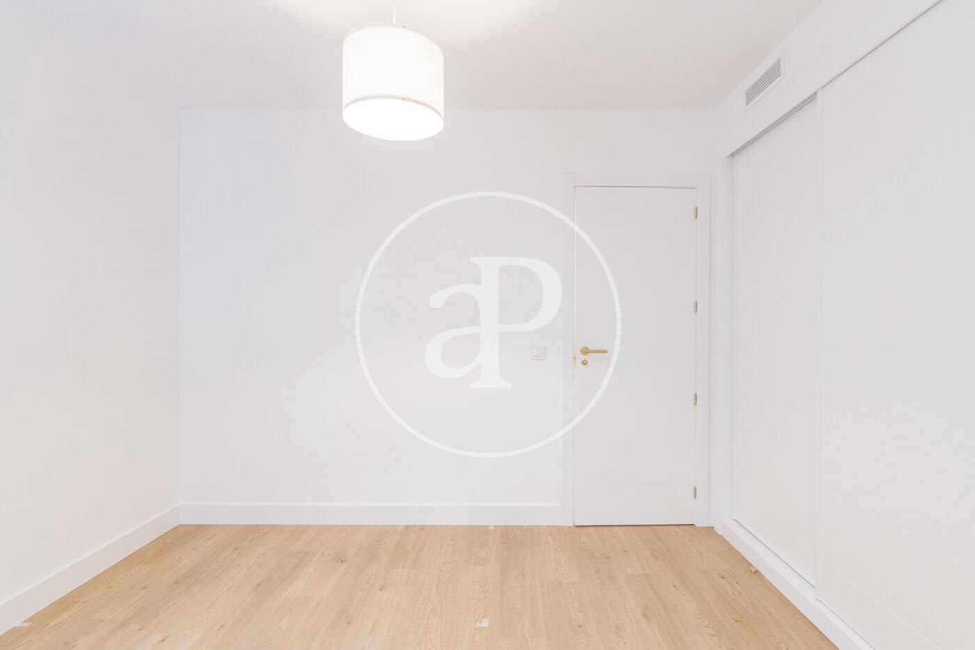 3 soveværelse Lejlighed til leje i Madrid by med garage - € 4.800 (Ref: 8726312)