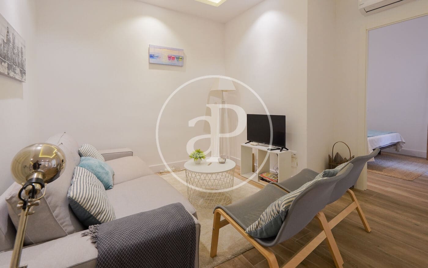 2 slaapkamer Appartement te huur in Madrid stad - € 2.190 (Ref: 8726320)