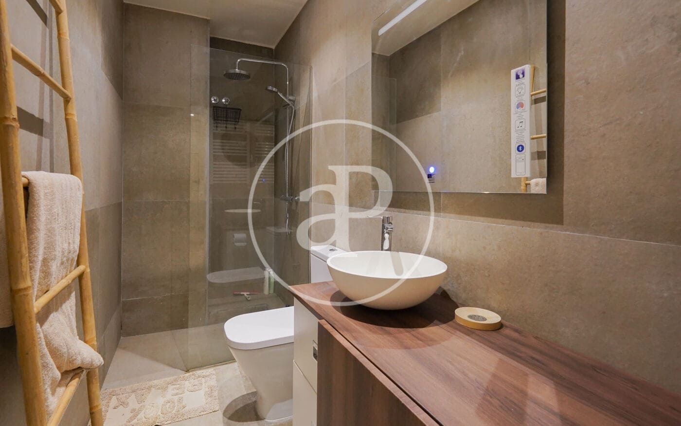 2 slaapkamer Appartement te huur in Madrid stad - € 2.190 (Ref: 8726320)