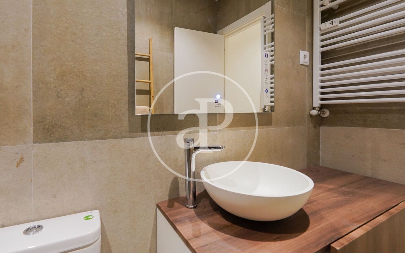 2 slaapkamer Appartement te huur in Madrid stad - € 2.190 (Ref: 8726320)