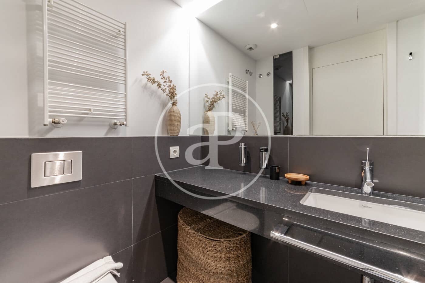 2 soverom Leilighet til leie i Madrid by - € 3 750 (Ref: 8726323)