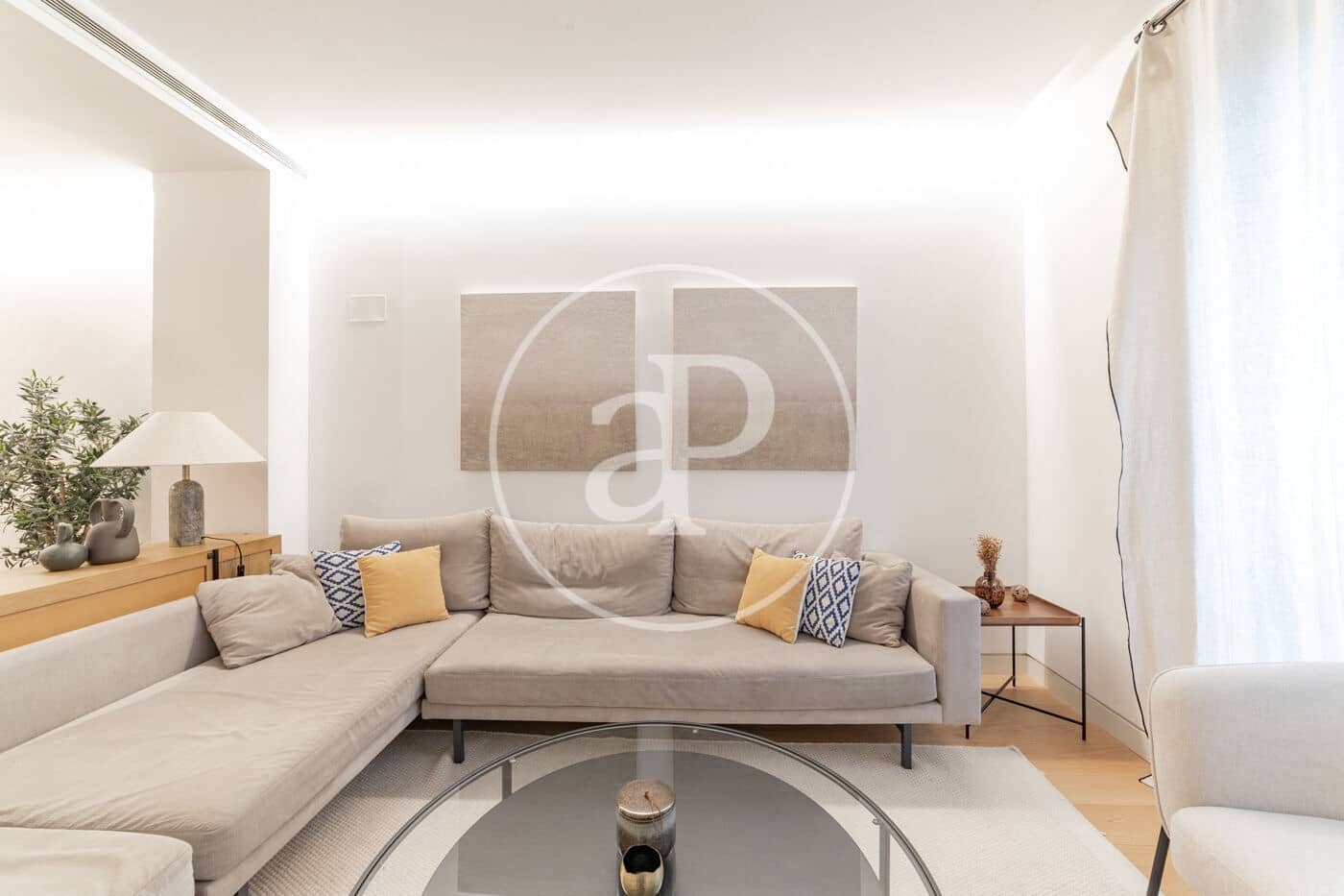 2 soverom Leilighet til leie i Madrid by - € 3 750 (Ref: 8726323)