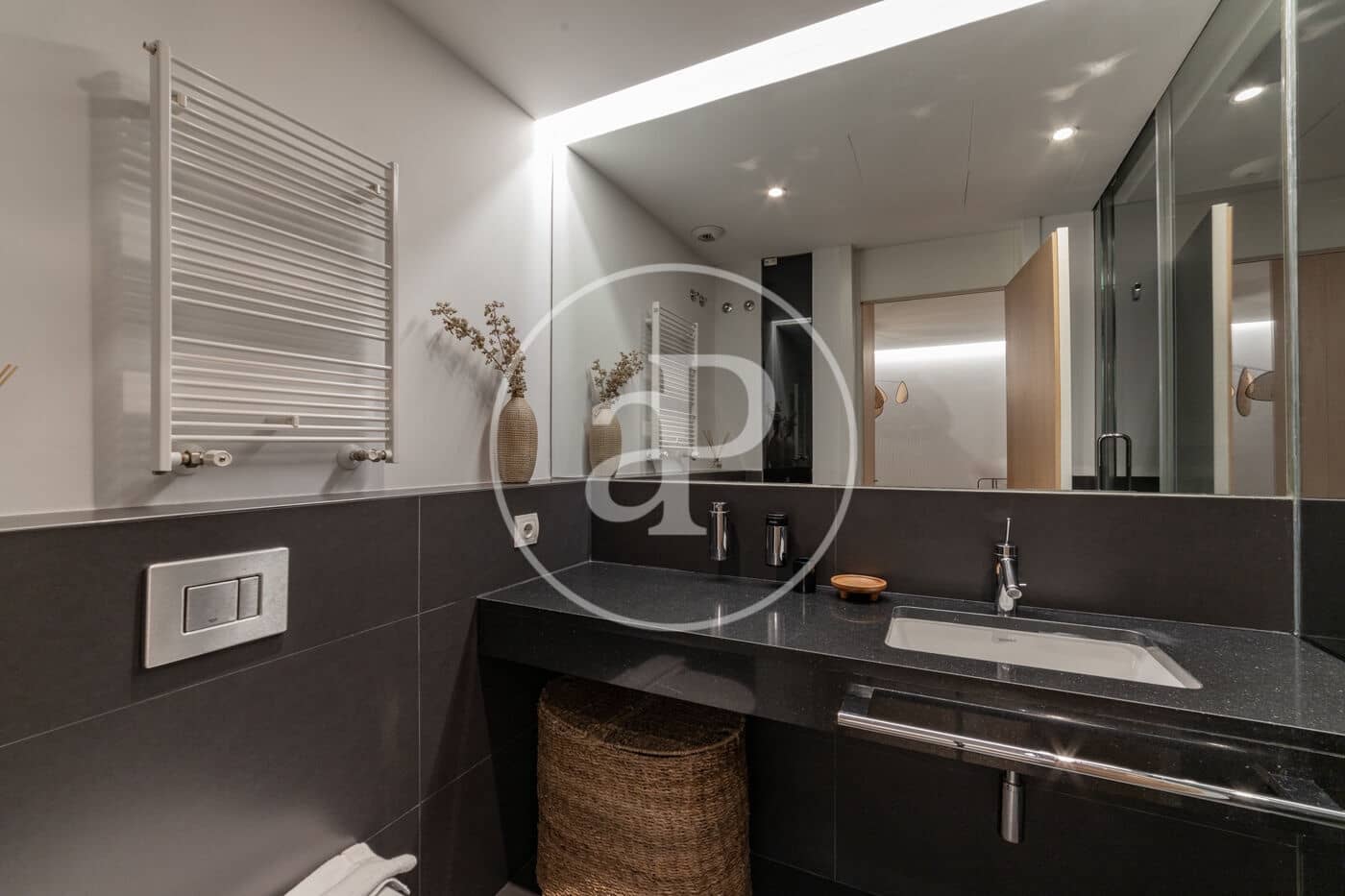 2 soverom Leilighet til leie i Madrid by - € 3 750 (Ref: 8726323)