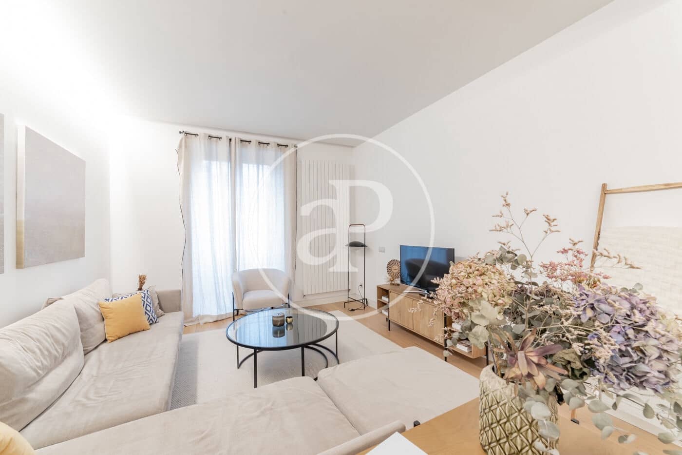 2 soverom Leilighet til leie i Madrid by - € 3 750 (Ref: 8726323)
