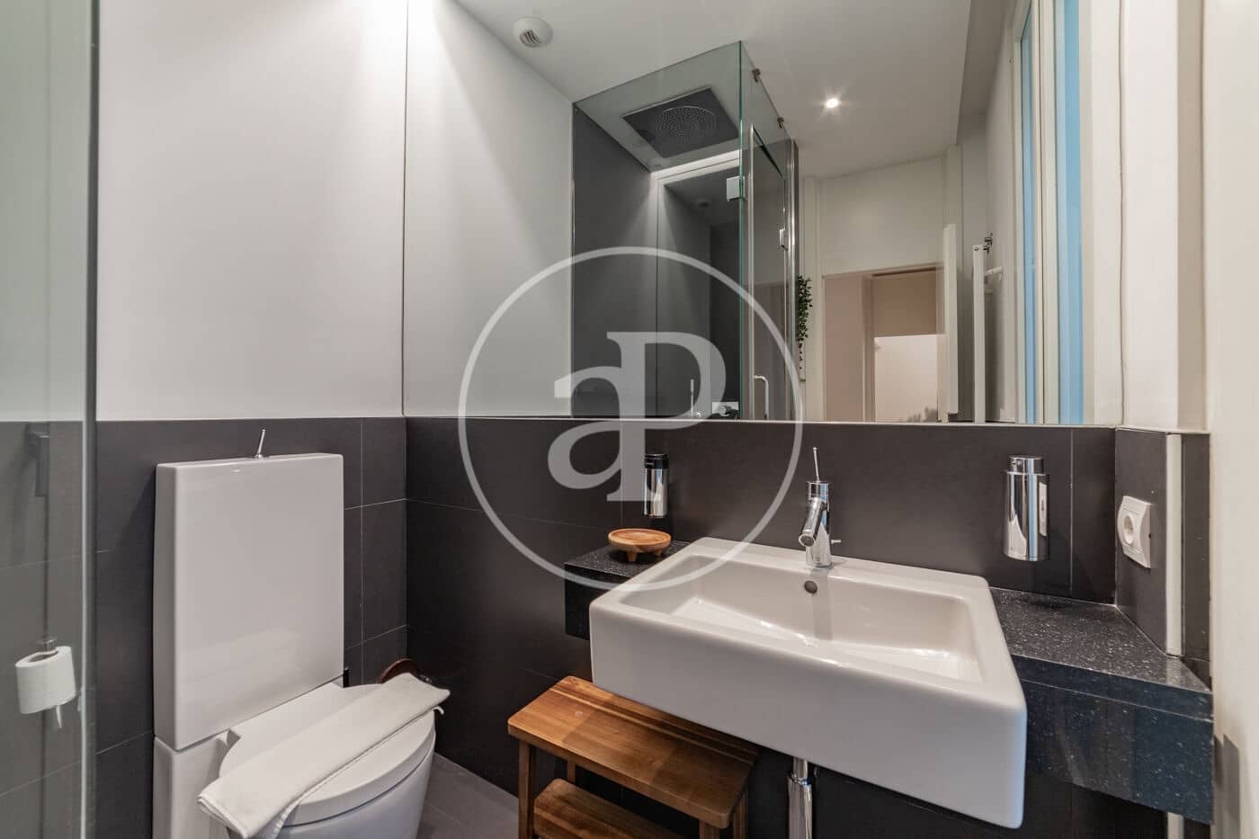 2 soverom Leilighet til leie i Madrid by - € 3 750 (Ref: 8726323)