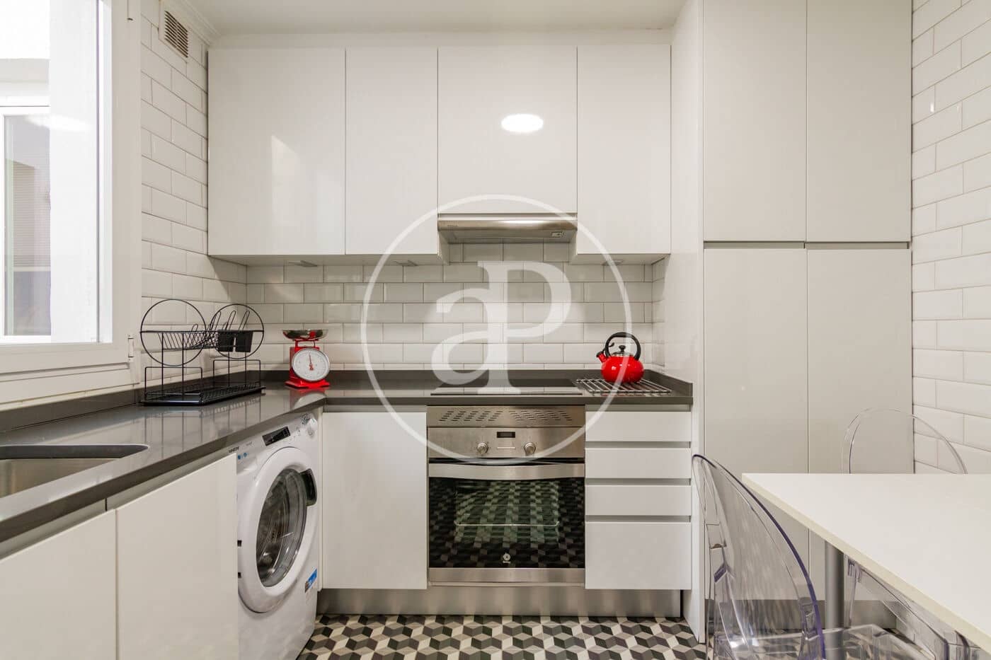 3 soveværelse Lejlighed til leje i Madrid by - € 3.300 (Ref: 8726324)