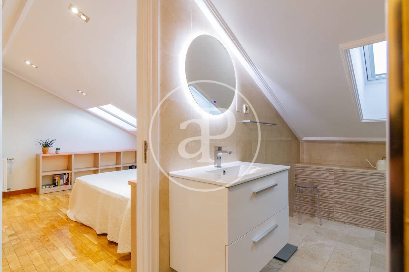 3 soveværelse Lejlighed til leje i Madrid by - € 3.300 (Ref: 8726324)