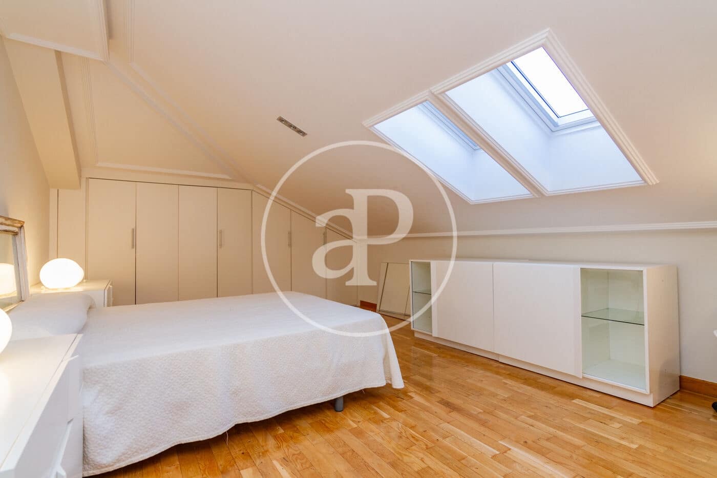 3 soveværelse Lejlighed til leje i Madrid by - € 3.300 (Ref: 8726324)