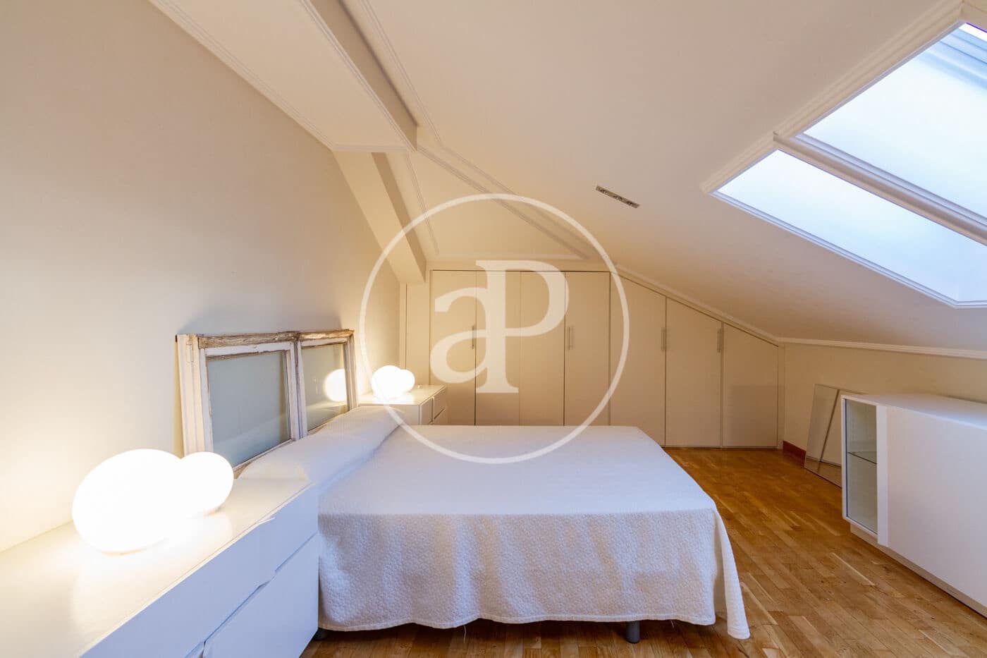 3 soveværelse Lejlighed til leje i Madrid by - € 3.300 (Ref: 8726324)