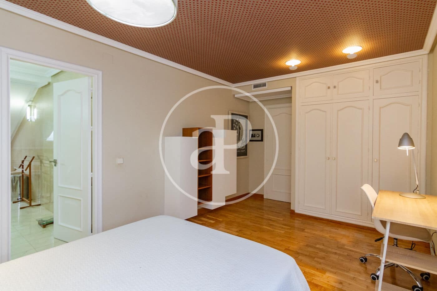3 soveværelse Lejlighed til leje i Madrid by - € 3.300 (Ref: 8726324)