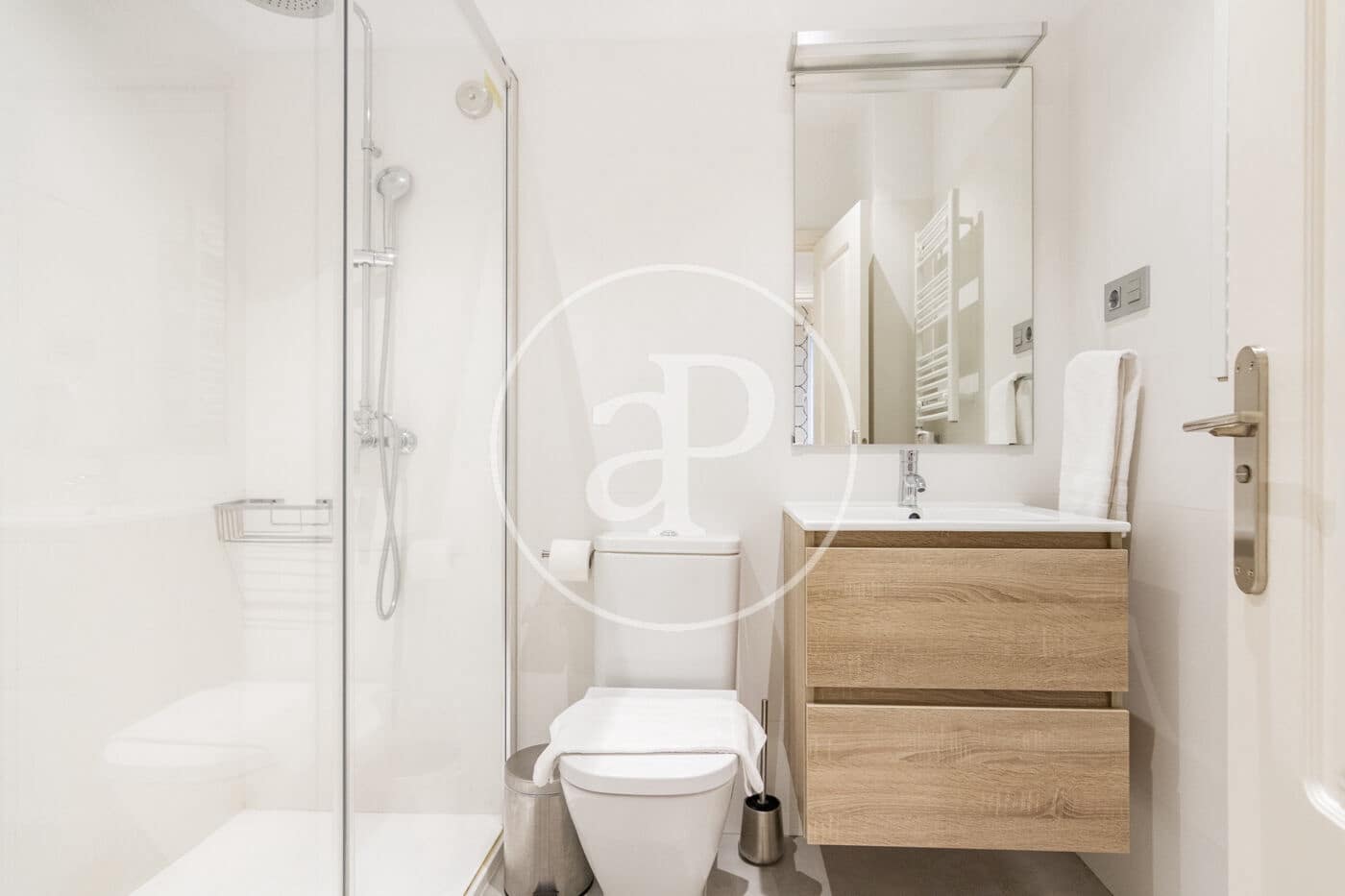 1 soveværelse Lejlighed til leje i Madrid by - € 1.600 (Ref: 8726325)