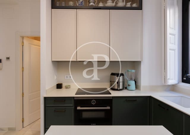 1 quarto Apartamento para arrendar em Embajadores, Madrid cidade - 1 390 € (Ref: 8726327)