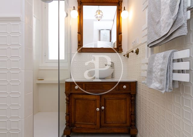 1 quarto Apartamento para arrendar em Embajadores, Madrid cidade - 1 390 € (Ref: 8726327)