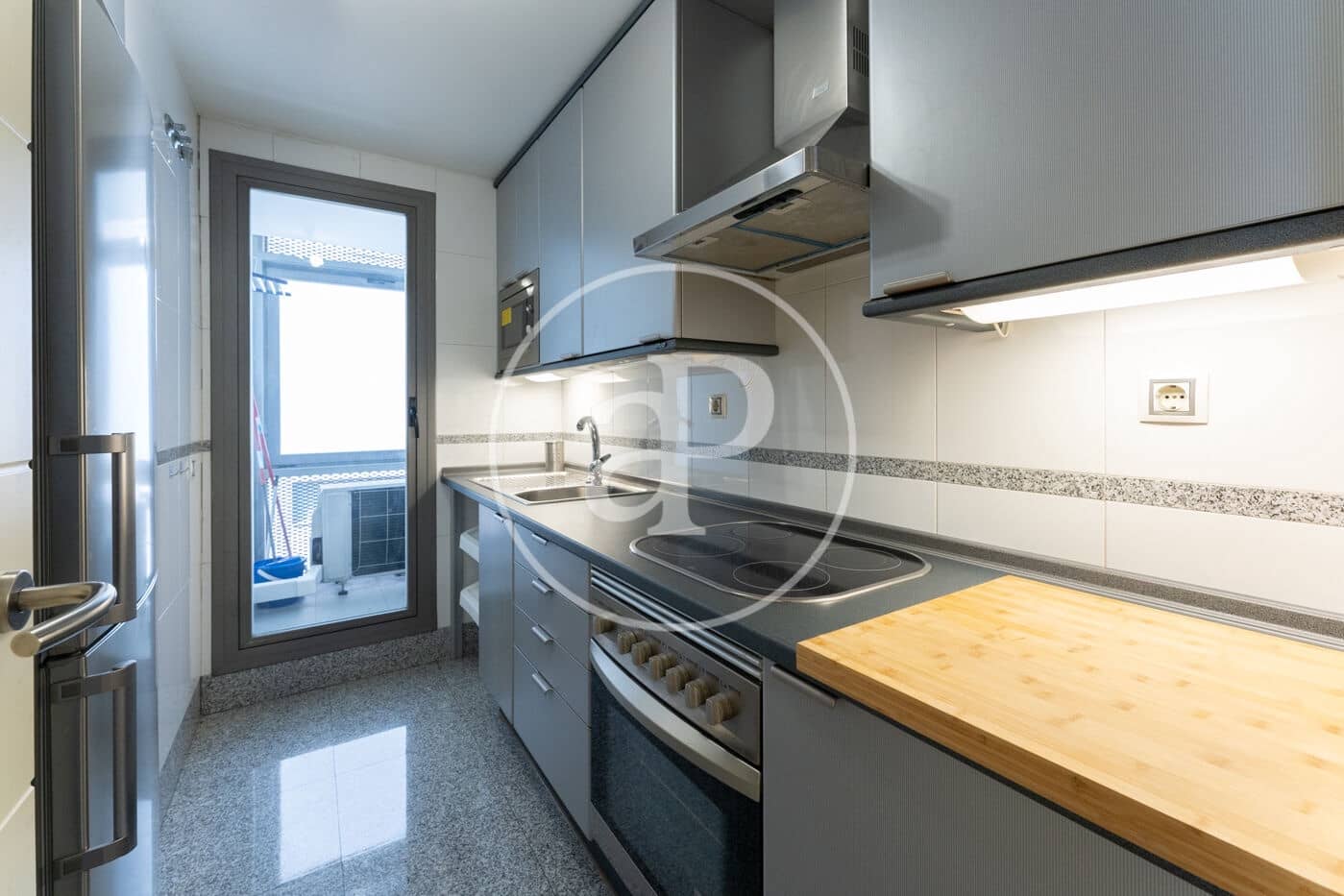 1 bedroom Apartment for rent in Madrid city with pool garage - € 1,650 (Ref: 8726330)