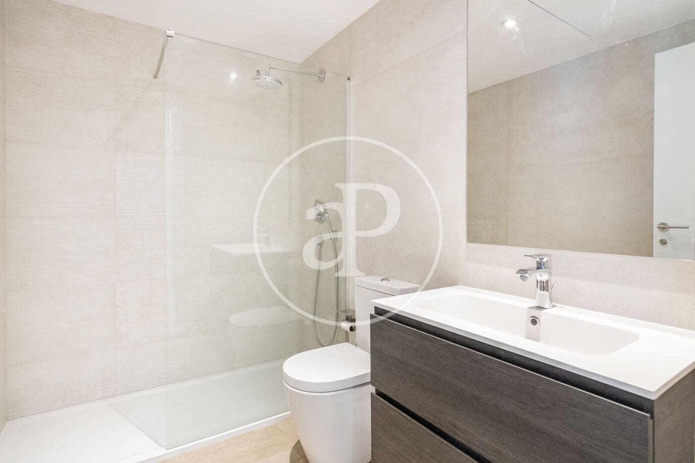 1 bedroom Apartment for rent in Madrid city with pool - € 2,000 (Ref: 8726345)