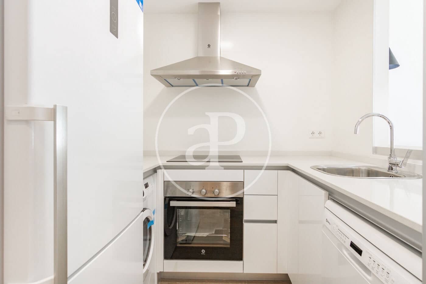 1 bedroom Apartment for rent in Madrid city with pool - € 2,000 (Ref: 8726345)