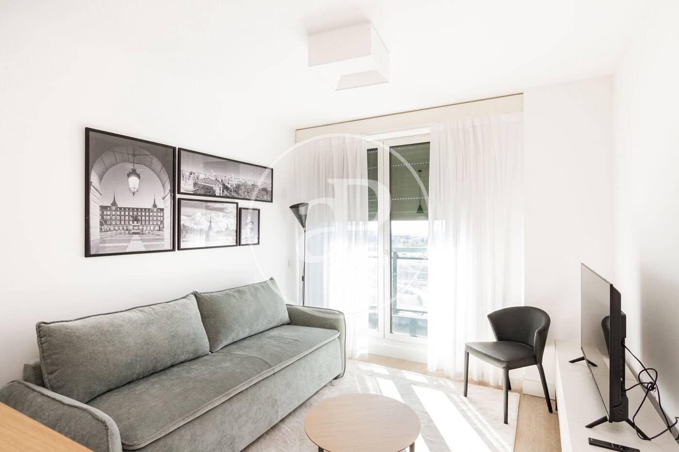 1 bedroom Apartment for rent in Madrid city with pool - € 2,000 (Ref: 8726345)