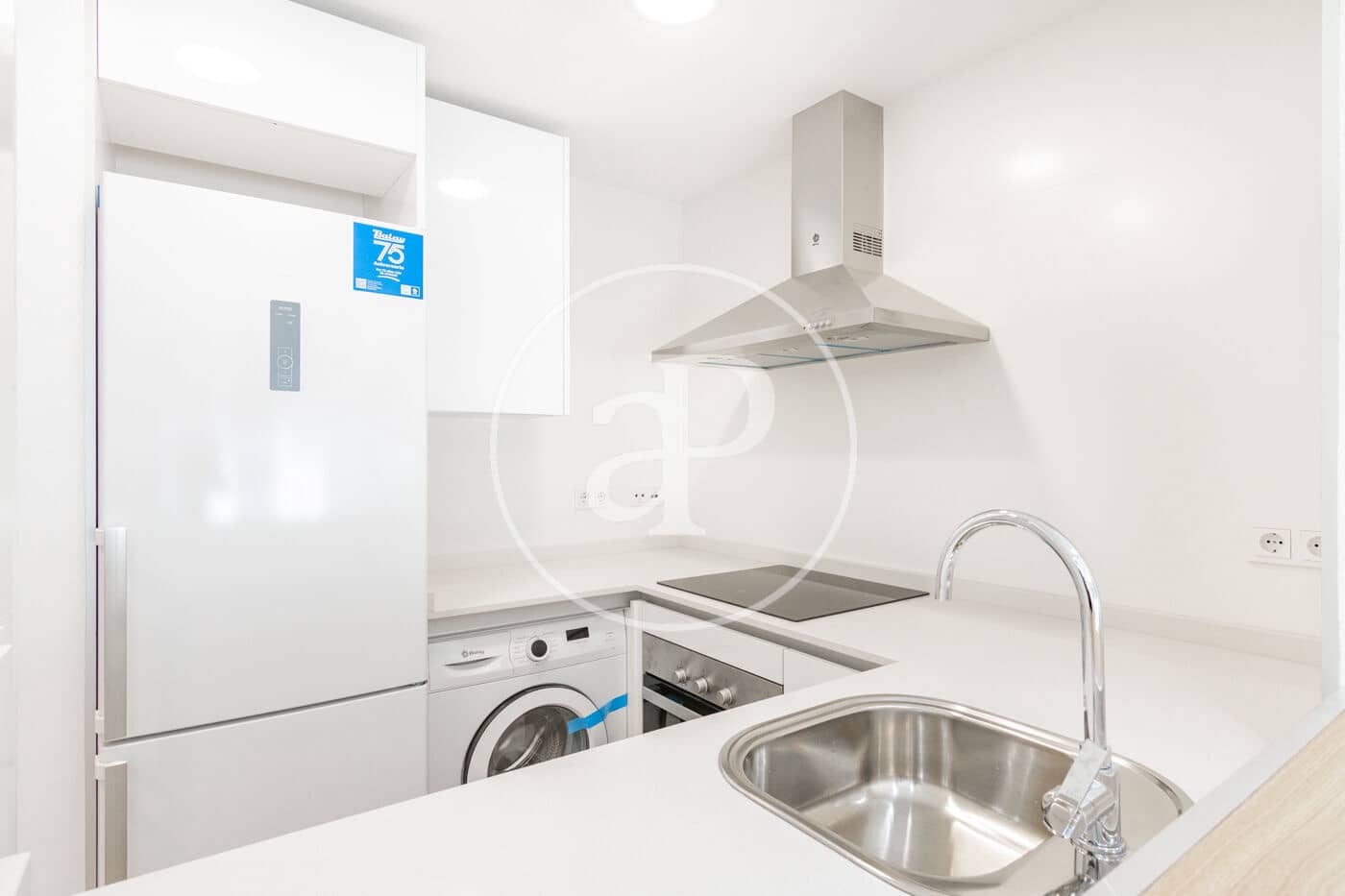 1 bedroom Apartment for rent in Madrid city with pool - € 2,000 (Ref: 8726345)