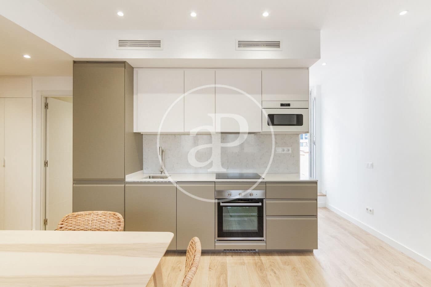 1 soverom Leilighet til leie i Madrid by - € 1 800 (Ref: 8726353)