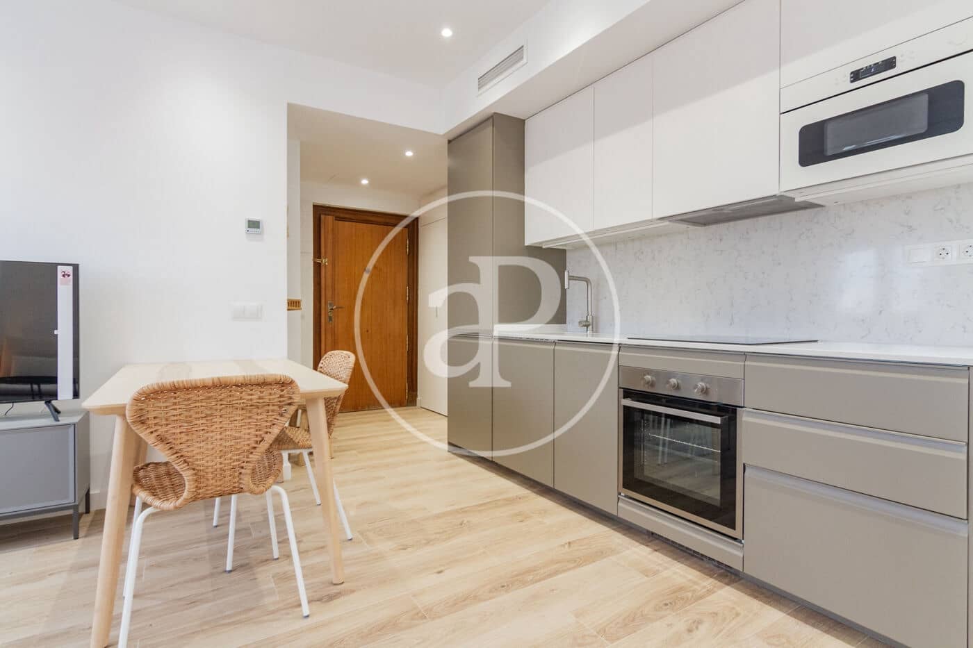1 soverom Leilighet til leie i Madrid by - € 1 800 (Ref: 8726353)