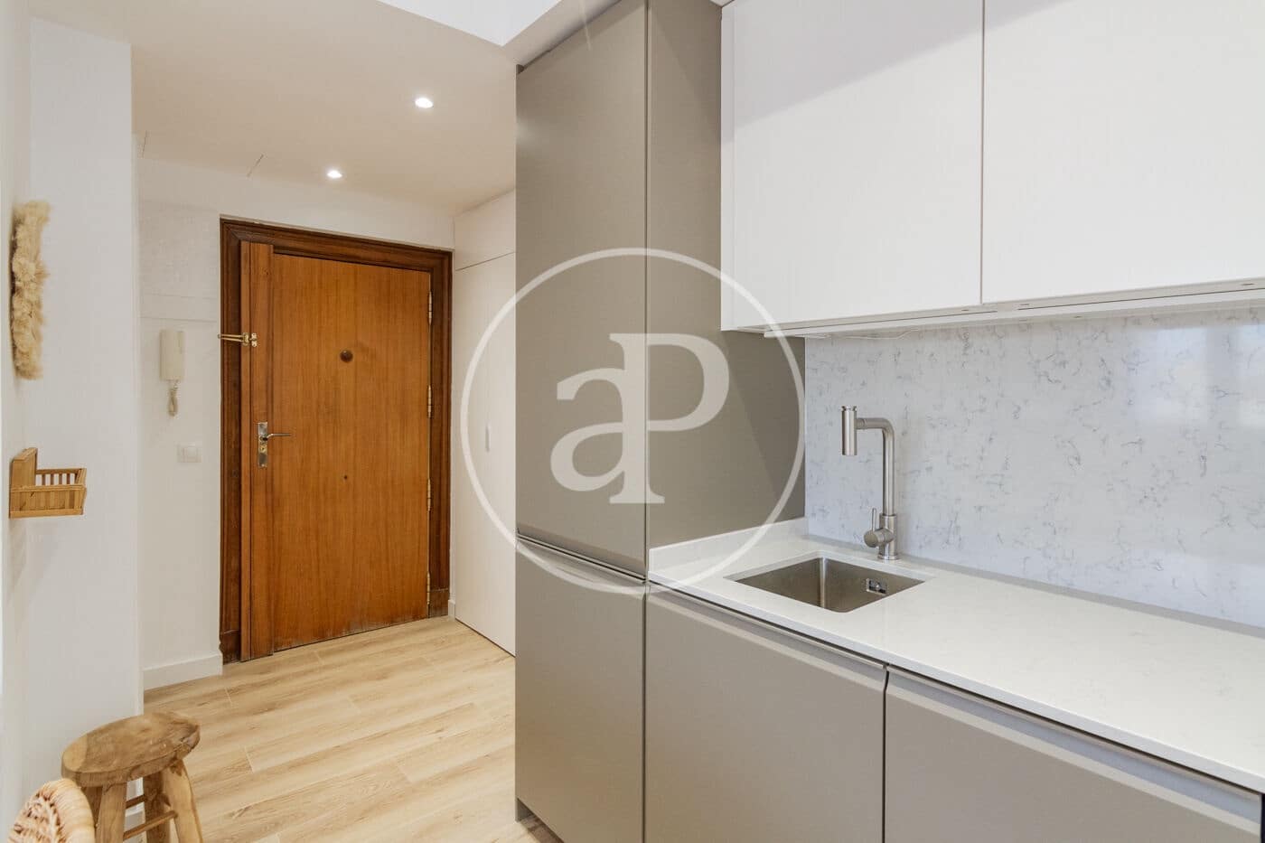 1 soverom Leilighet til leie i Madrid by - € 1 800 (Ref: 8726353)