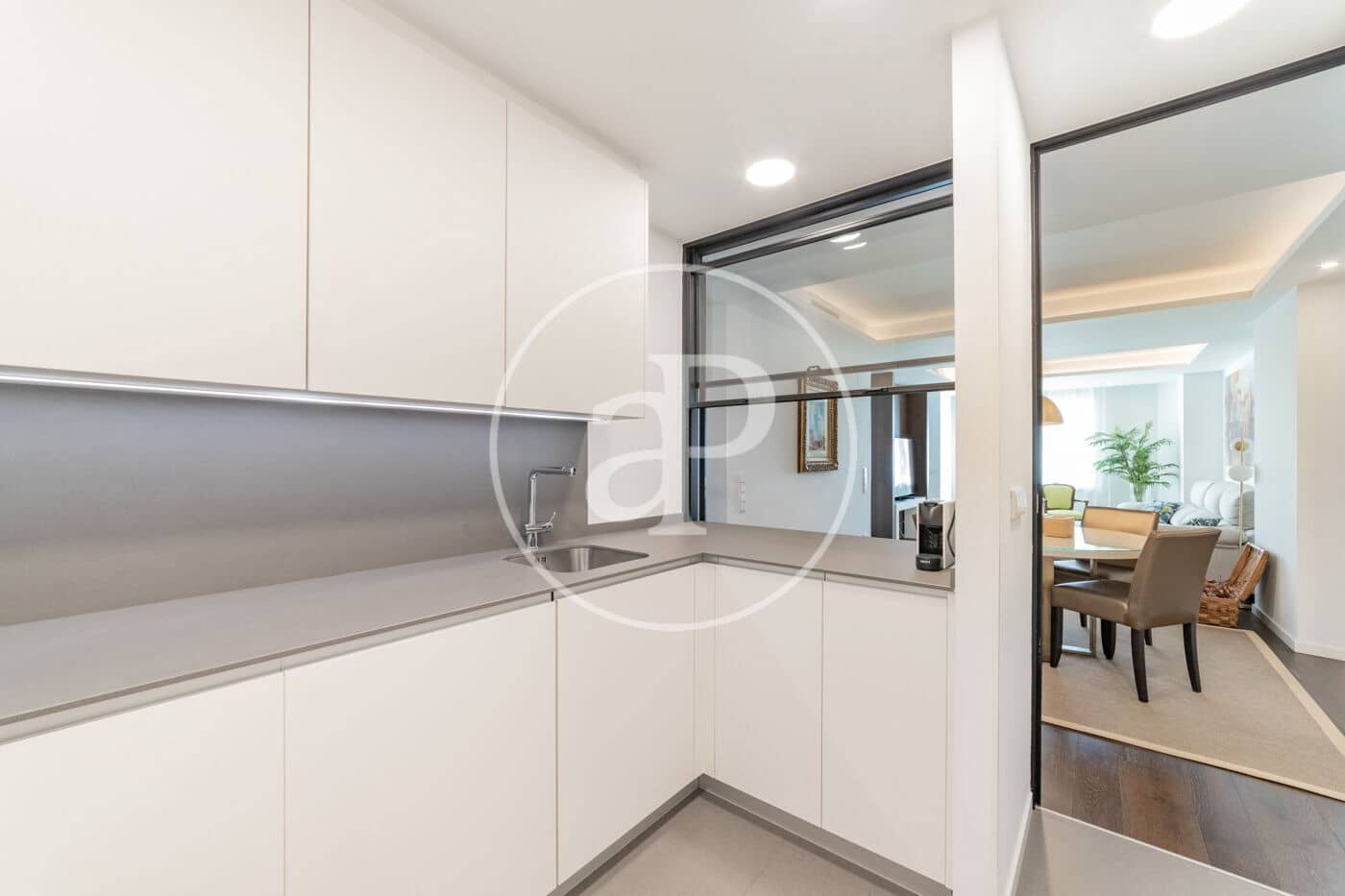 2 soverom Leilighet til leie i Madrid by med svømmebasseng - € 3 700 (Ref: 8726355)