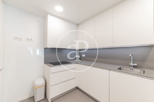 2 quarto Apartamento para arrendar em Universidad, Madrid cidade com piscina - 3 700 € (Ref: 8726355)