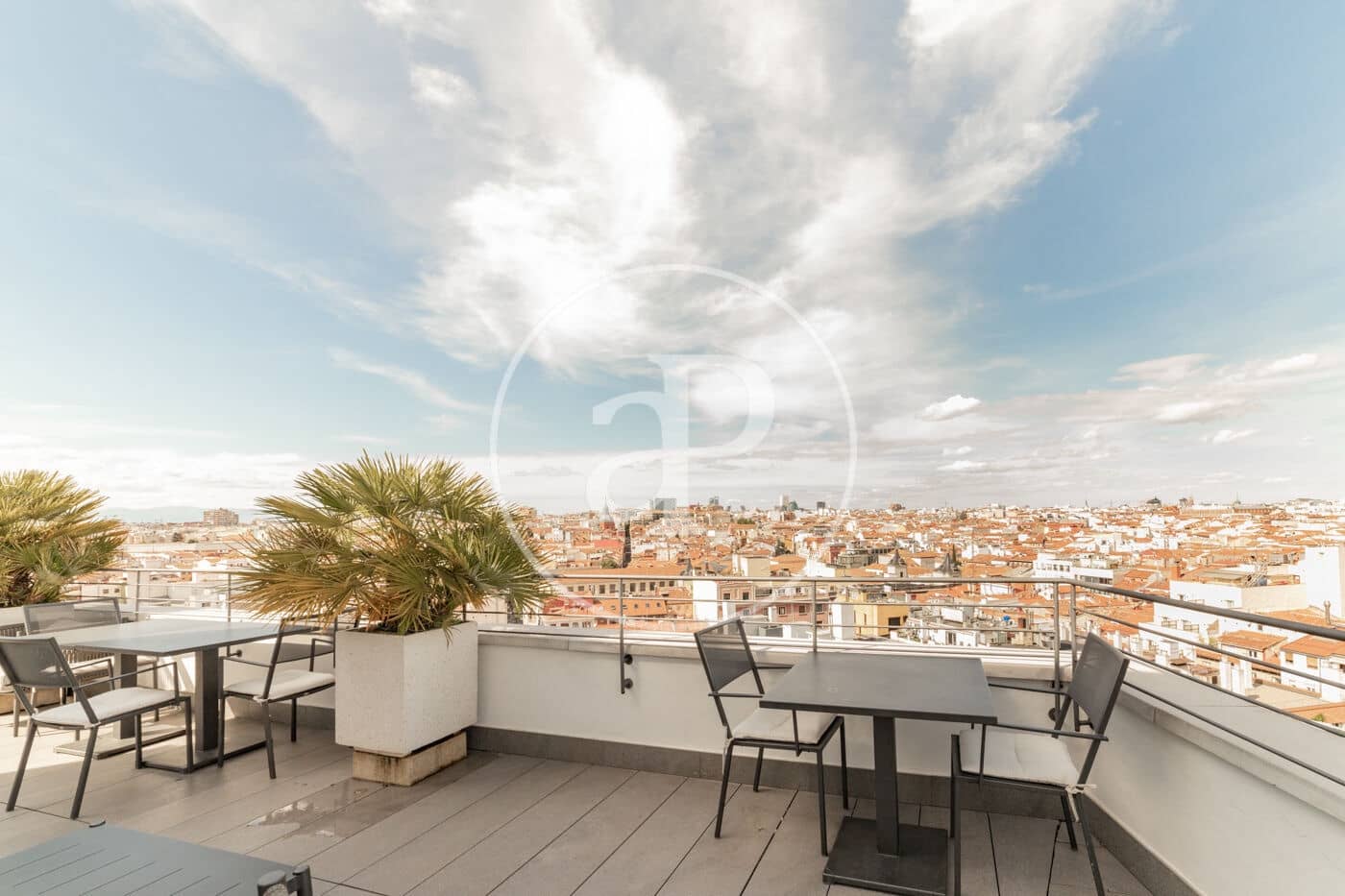2 soverom Leilighet til leie i Madrid by med svømmebasseng - € 3 700 (Ref: 8726355)