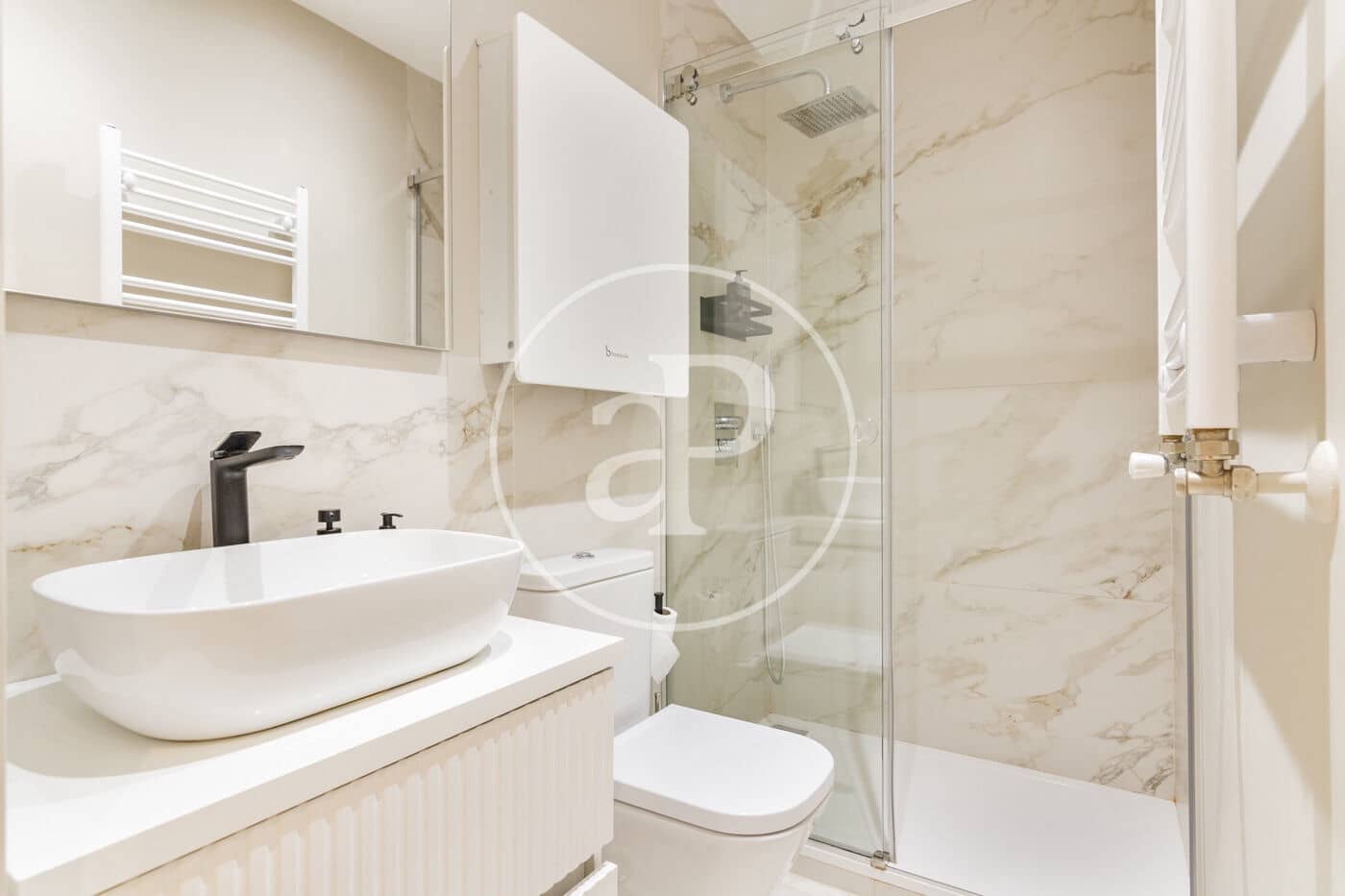 2 soveværelse Lejlighed til leje i Madrid by - € 3.900 (Ref: 8726359)