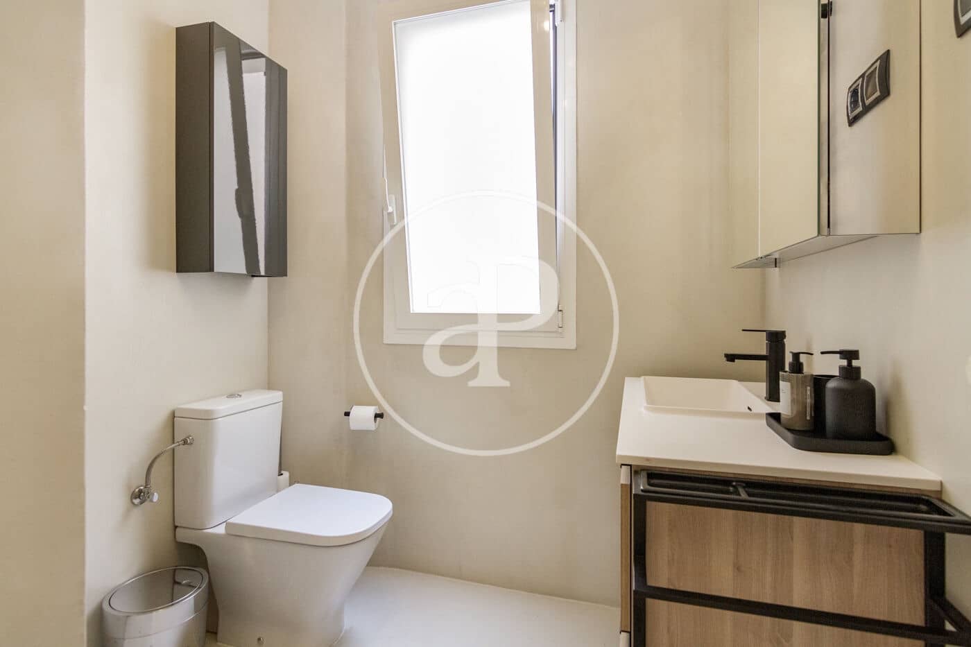 2 soveværelse Lejlighed til leje i Madrid by - € 3.900 (Ref: 8726359)