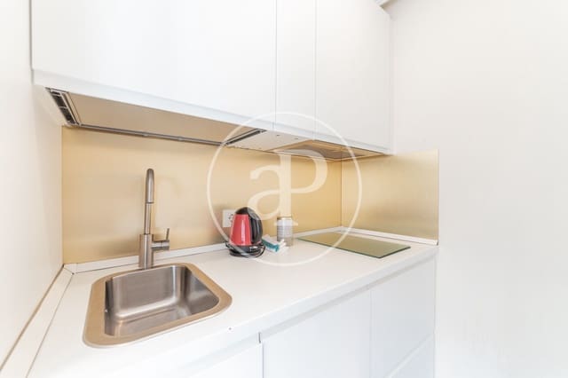 1 quarto Apartamento para arrendar em Palacio, Madrid cidade - 1 600 € (Ref: 8726361)