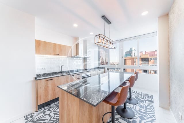 3 soveværelse Lejlighed til leje i Cuatro Caminos, Madrid by med garage - € 3.000 (Ref: 8726367)