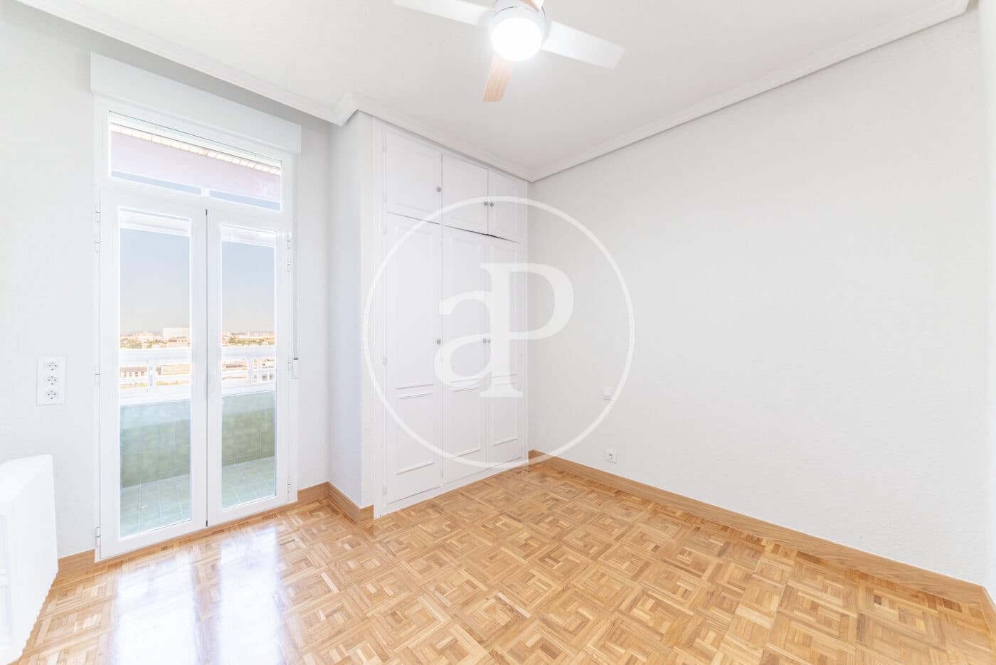 3 soveværelse Lejlighed til leje i Madrid by med garage - € 3.000 (Ref: 8726367)