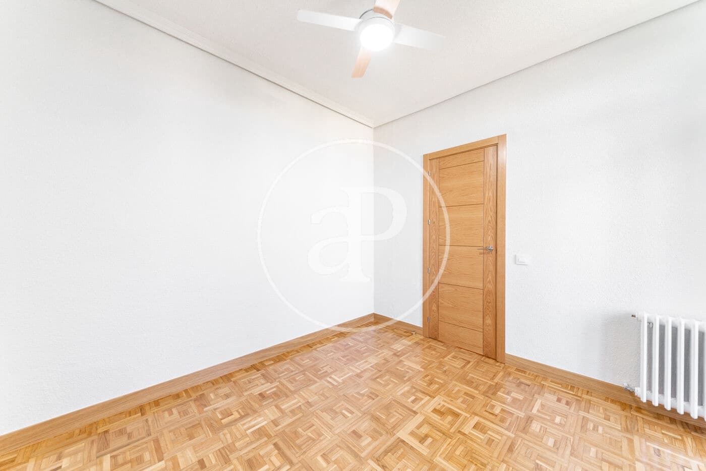 3 soveværelse Lejlighed til leje i Madrid by med garage - € 3.000 (Ref: 8726367)